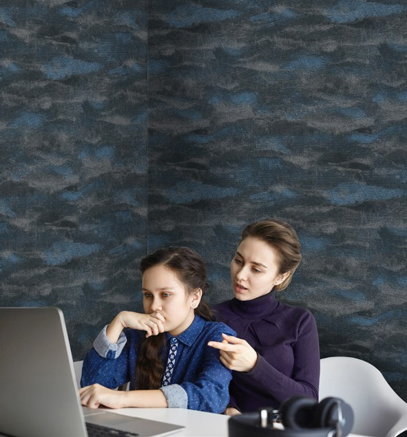 نمونه اجرا شده کاغذدیواری طرح بافت راکتور کد 8052