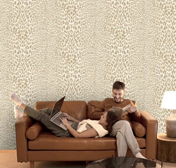 نمونه اجرا شده کاغذدیواری طرح پلنگی کد 8070